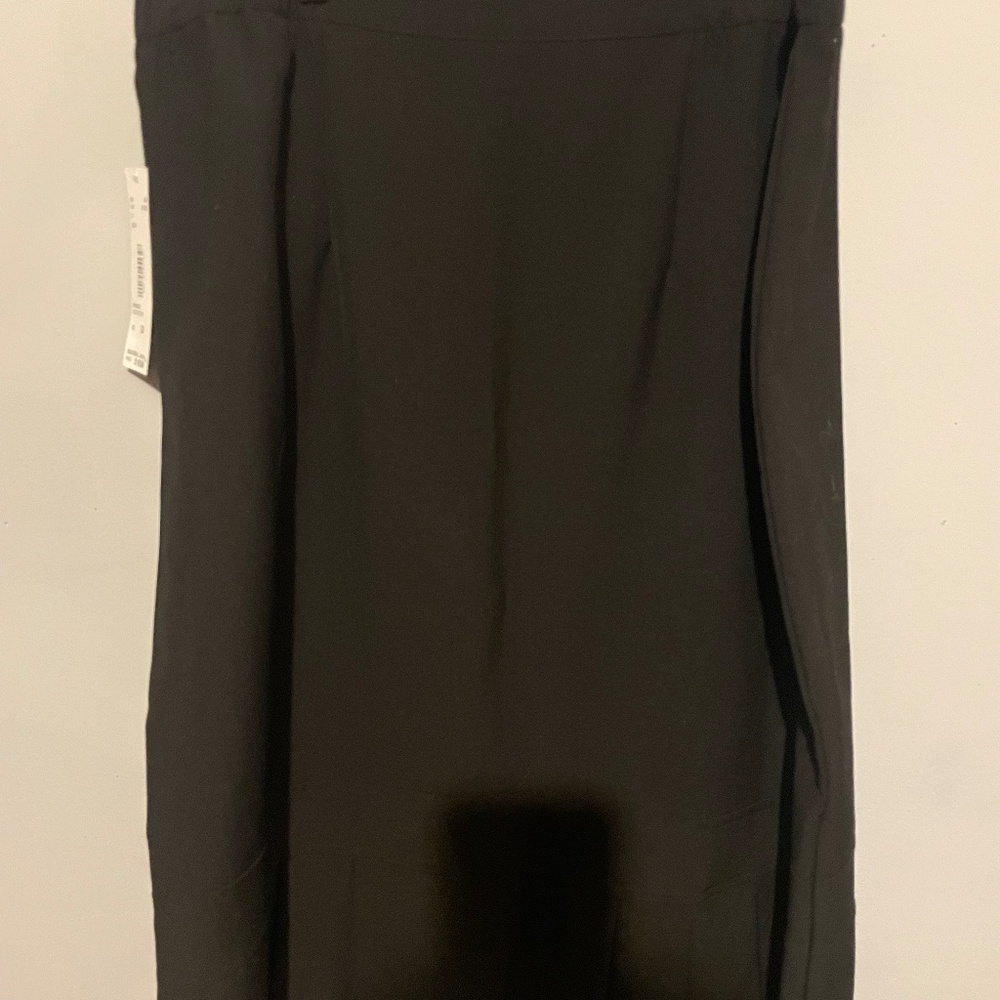 Southern lady size 20, black knee length skirt NWT